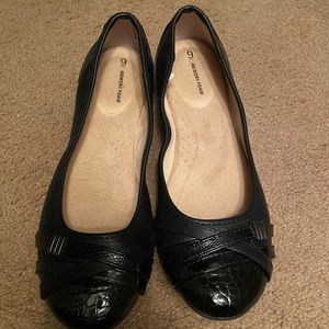 Dress shoes